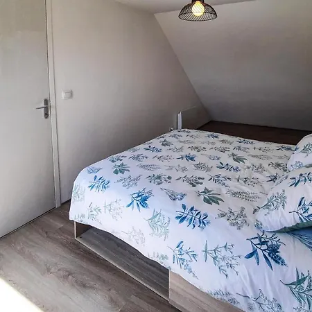 2 Bedroom Lovely In Prázdninový dům Plogoff